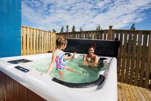 It is ideal to relax in the hot tub