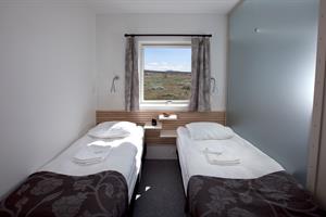 Standard twin room with private bathroom