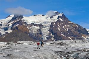 Hiking on Svínafellsjökull Glacier