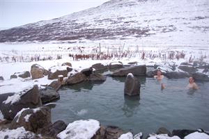 Natural hot spring bathing